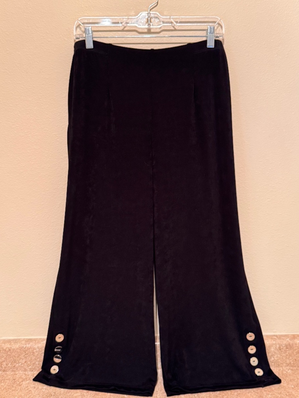 CHICO's - Wmn's Petite - "Button Hem" Cropped Traveller Pants - NWT - Size 2P